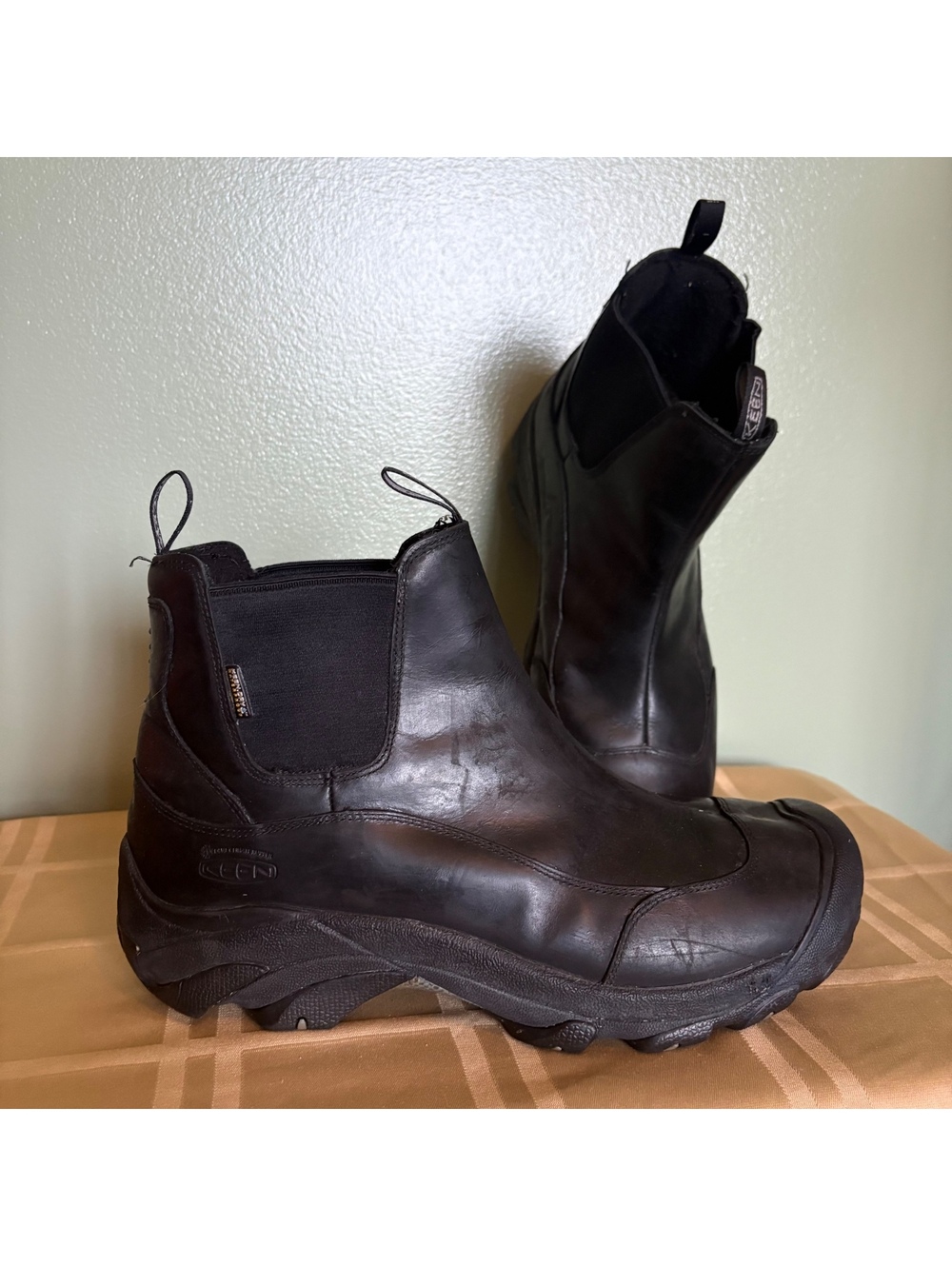 KEEN Anchorage Waterproof Boots black men’s size 11.5 winter warm ankle boots